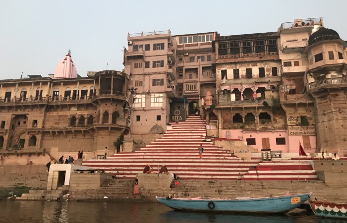 I ghat visti dal fiume Gange